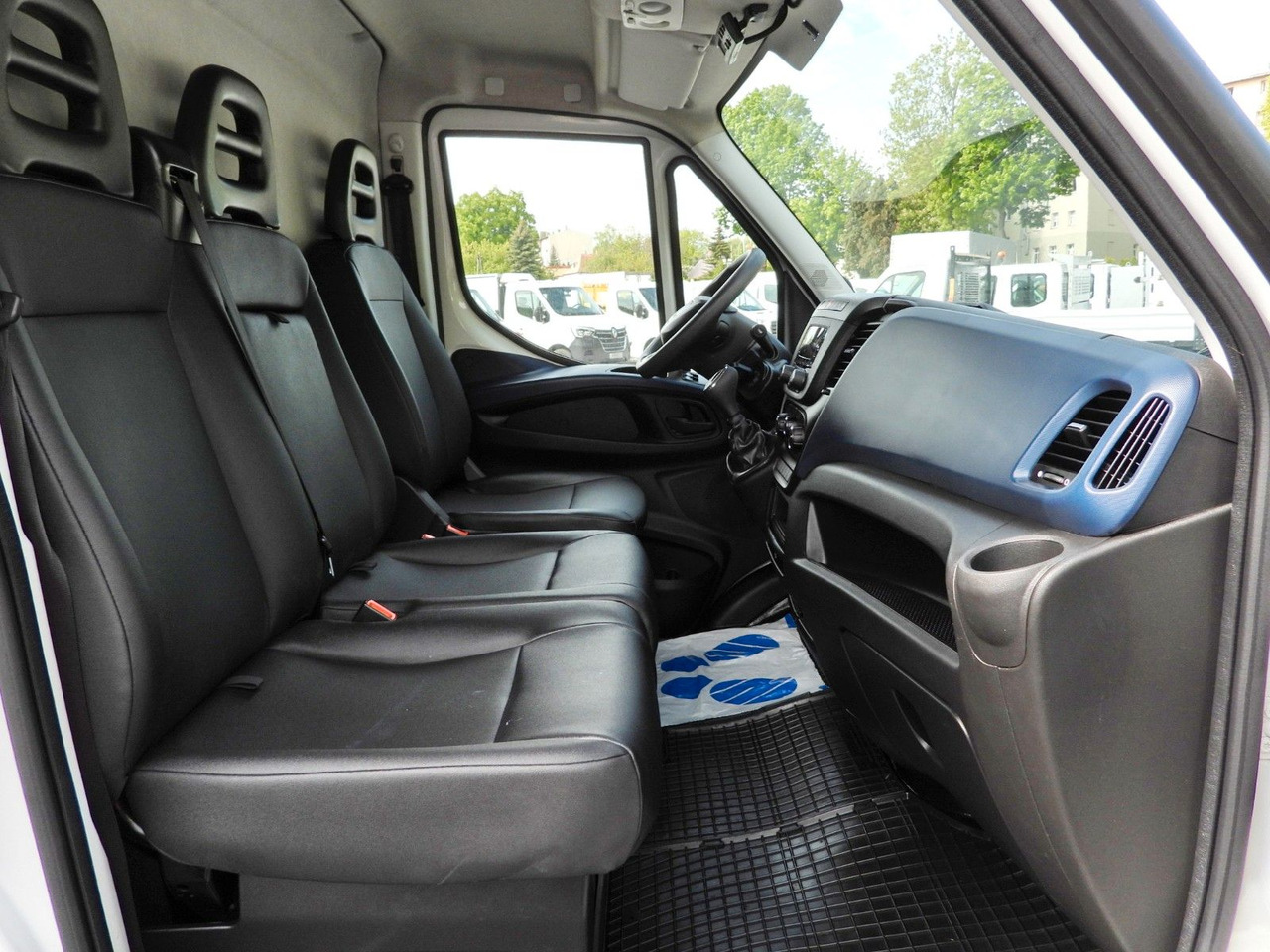 Cho thuê  Iveco DAILY 35S14 KÜHLKASTENWAGEN-10*C TEMPOMAT Iveco DAILY 35S14 KÜHLKASTENWAGEN-10*C TEMPOMAT: hình 29