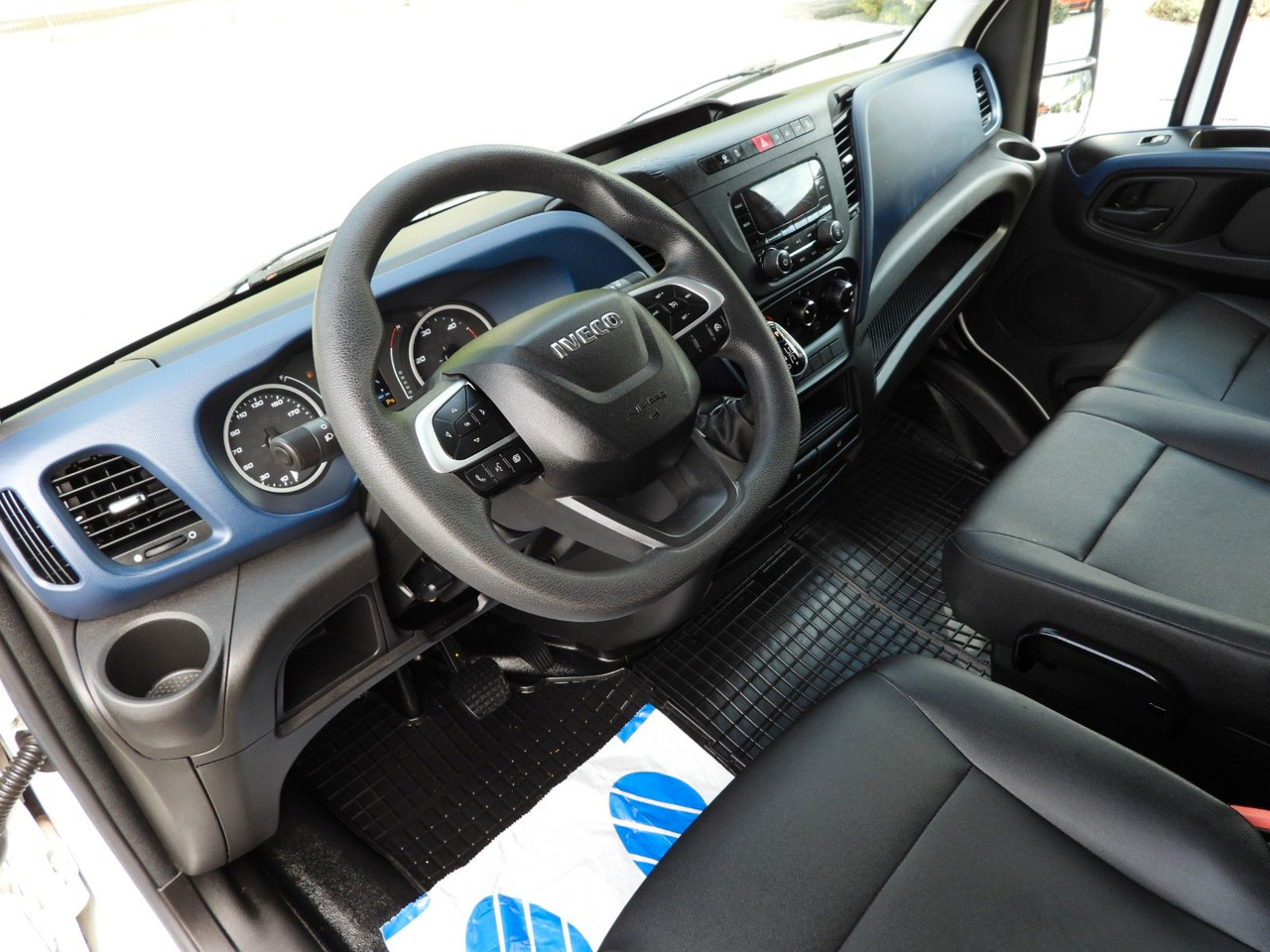 Iveco DAILY 35S14 KÜHLKASTENWAGEN-10*C TEMPOMAT - Xe van đông lạnh: hình 2 Iveco DAILY 35S14 KÜHLKASTENWAGEN-10*C TEMPOMAT - Xe van đông lạnh: hình 2
