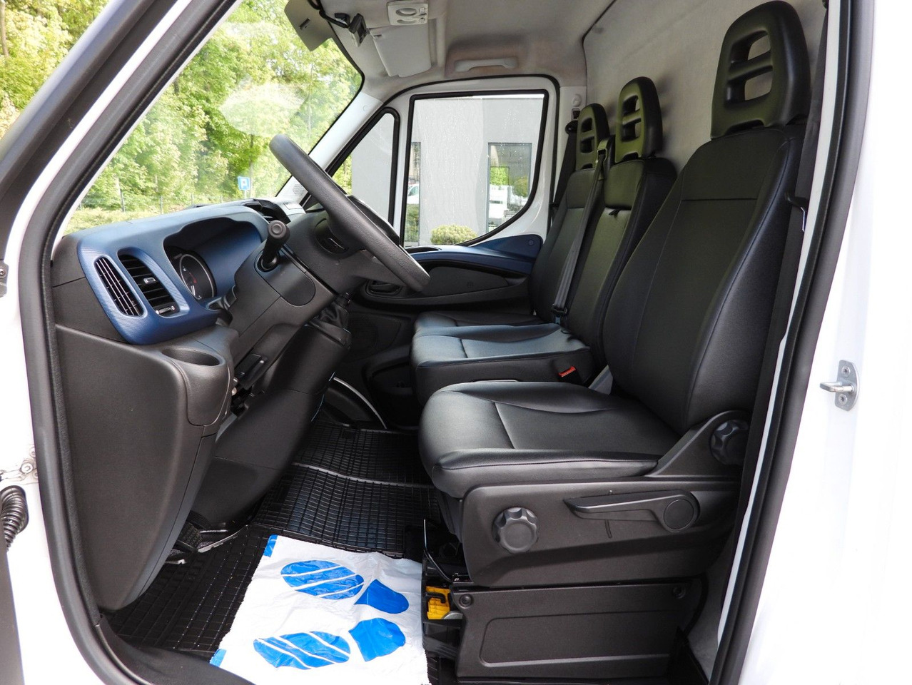 Cho thuê  Iveco DAILY 35S14 KÜHLKASTENWAGEN-10*C TEMPOMAT Iveco DAILY 35S14 KÜHLKASTENWAGEN-10*C TEMPOMAT: hình 23