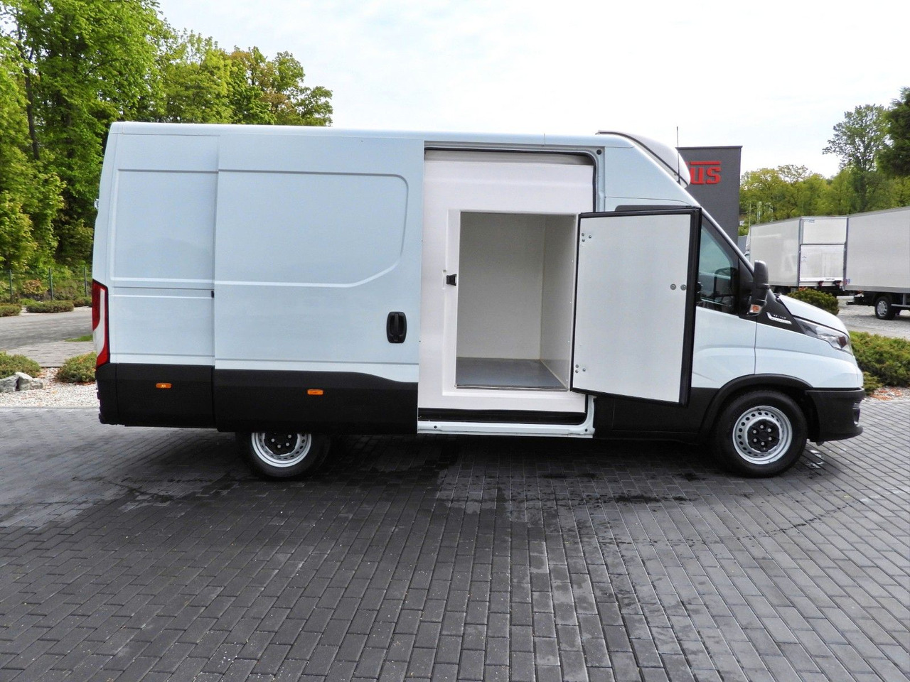 Cho thuê  Iveco DAILY 35S14 KÜHLKASTENWAGEN-10*C TEMPOMAT Iveco DAILY 35S14 KÜHLKASTENWAGEN-10*C TEMPOMAT: hình 8