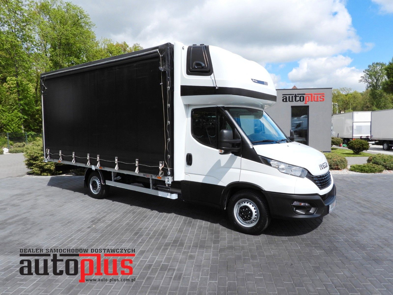 Iveco DAILY 35S18 PRITSCHE PLANE 10 PALETTEN WEBASTO - Xe van thùng mui bạt: hình 1 Iveco DAILY 35S18 PRITSCHE PLANE 10 PALETTEN WEBASTO - Xe van thùng mui bạt: hình 1