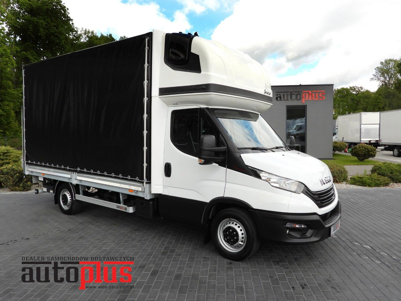 Iveco DAILY 35S18 PRITSCHE PLANE AUFZUG 8 PALETTEN - Xe van thùng mui bạt: hình 1 Iveco DAILY 35S18 PRITSCHE PLANE AUFZUG 8 PALETTEN - Xe van thùng mui bạt: hình 1