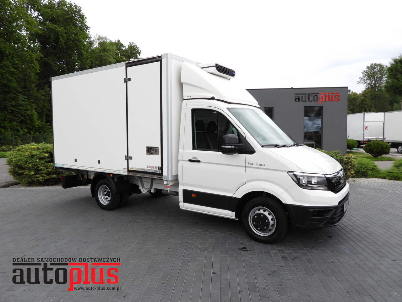 MAN TGE 3.180 REGRIGERATOR BOX 0*C CRUISE CONTROL TWIN WHEELS AIR CONDITIONING 180HP - Xe van đông lạnh: hình 1 MAN TGE 3.180 REGRIGERATOR BOX 0*C CRUISE CONTROL TWIN WHEELS AIR CONDITIONING 180HP - Xe van đông lạnh: hình 1