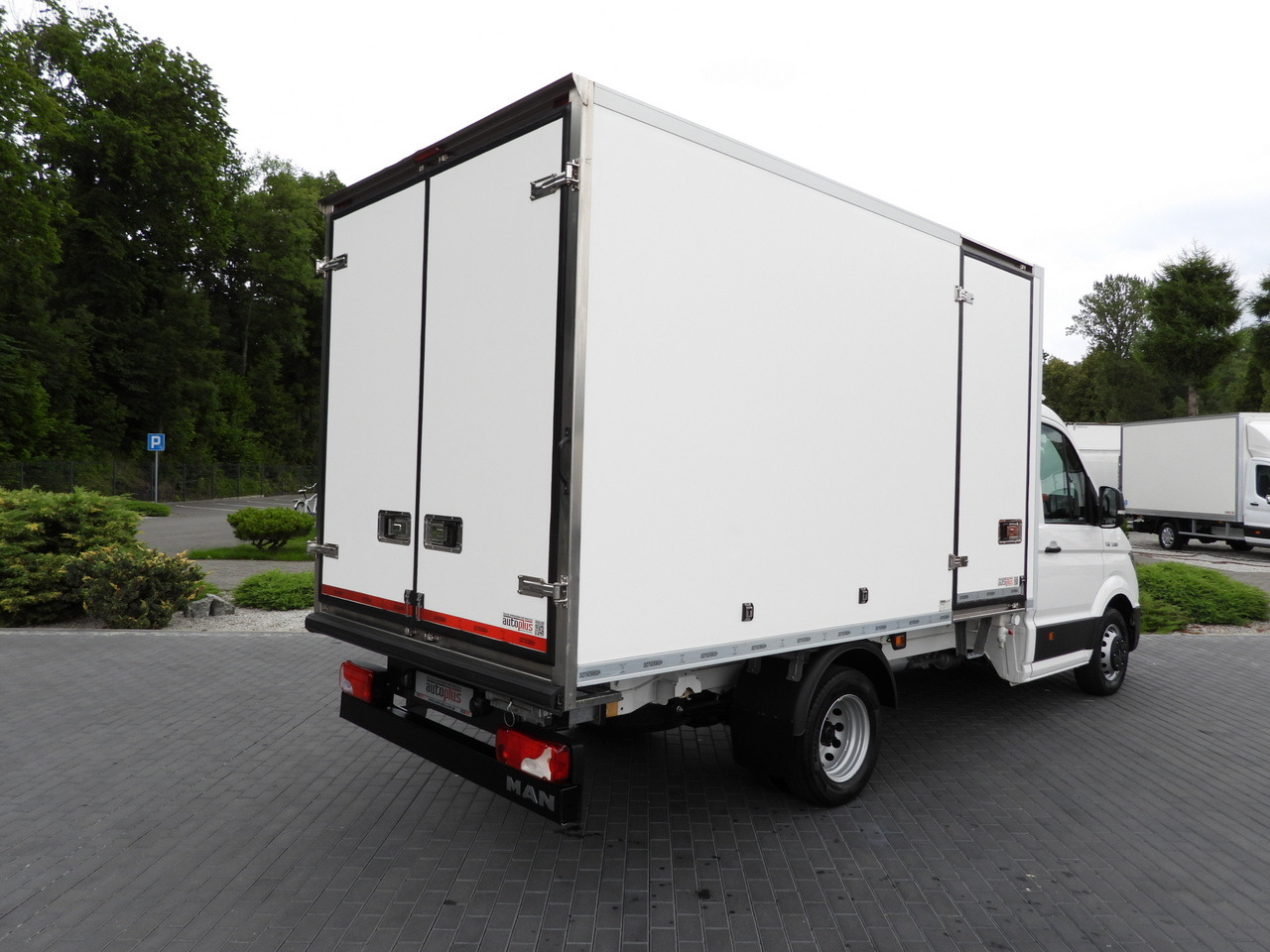 MAN TGE 3.180 REGRIGERATOR BOX 0*C CRUISE CONTROL TWIN WHEELS AIR CONDITIONING 180HP - Xe van đông lạnh: hình 3 MAN TGE 3.180 REGRIGERATOR BOX 0*C CRUISE CONTROL TWIN WHEELS AIR CONDITIONING 180HP - Xe van đông lạnh: hình 3