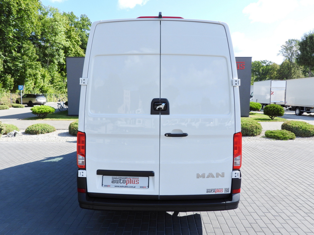 Xe van đông lạnh MAN TGE REFRIGERATOR VAN -5*C POWER SUPPLY 230V CRUISE CONTROL AUTOMATIC TRANSMISSION AIR CONDITIONING 180HP: hình 11 Xe van đông lạnh MAN TGE REFRIGERATOR VAN -5*C POWER SUPPLY 230V CRUISE CONTROL AUTOMATIC TRANSMISSION AIR CONDITIONING 180HP: hình 11