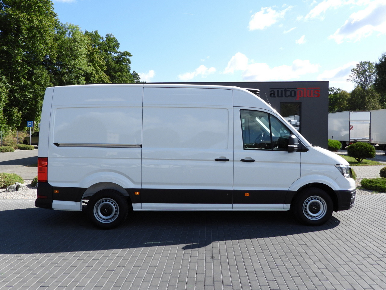 Xe van đông lạnh MAN TGE REFRIGERATOR VAN -5*C POWER SUPPLY 230V CRUISE CONTROL AUTOMATIC TRANSMISSION AIR CONDITIONING 180HP: hình 7 Xe van đông lạnh MAN TGE REFRIGERATOR VAN -5*C POWER SUPPLY 230V CRUISE CONTROL AUTOMATIC TRANSMISSION AIR CONDITIONING 180HP: hình 7