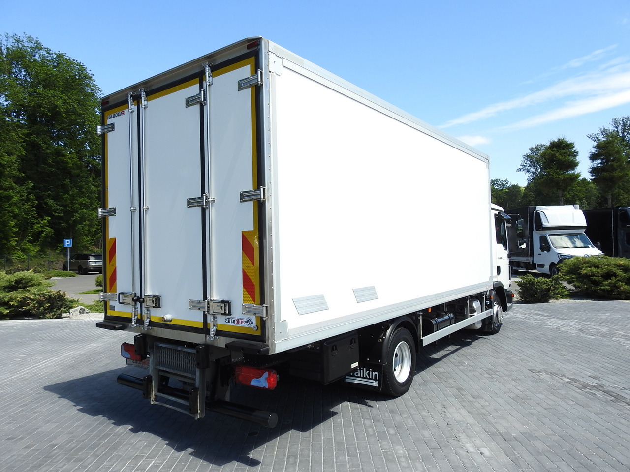 MAN TGL 10.180 REGRIGERATOR BOX -20*C 11 PALLETS POWER SUPPLY 230V AIR CONDITIONING PNEUMATICS TWIN WHEELS 180HP - Xe tải đông lạnh: hình 3 MAN TGL 10.180 REGRIGERATOR BOX -20*C 11 PALLETS POWER SUPPLY 230V AIR CONDITIONING PNEUMATICS TWIN WHEELS 180HP - Xe tải đông lạnh: hình 3