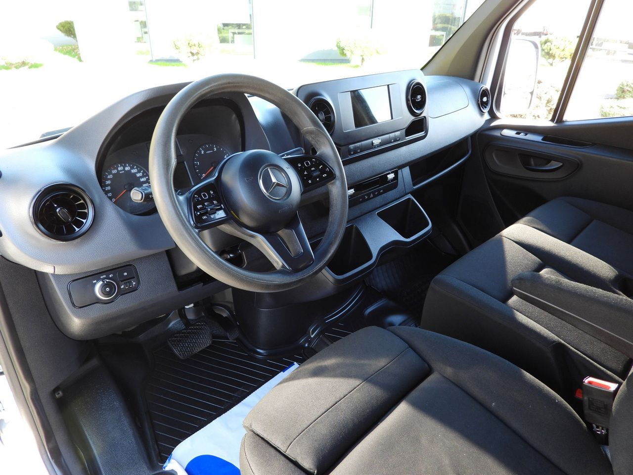 MERCEDES SPRINTER 316 BOX DELIVERY VAN 7 SEATS CRUISE CONTROL AUTOMATIC TRANSMISSION AIR CONDITIONING 160HP - Xe van chở hàng: hình 3 MERCEDES SPRINTER 316 BOX DELIVERY VAN 7 SEATS CRUISE CONTROL AUTOMATIC TRANSMISSION AIR CONDITIONING 160HP - Xe van chở hàng: hình 3