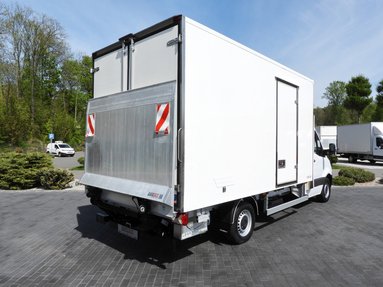 MERCEDES SPRINTER 316 REGRIGERATOR BOX 0*C LIFT 8 PALLETS CRUISE CONTROL PNEUMATICS AIR CONDITIONING 160HP - Xe van đông lạnh: hình 3 MERCEDES SPRINTER 316 REGRIGERATOR BOX 0*C LIFT 8 PALLETS CRUISE CONTROL PNEUMATICS AIR CONDITIONING 160HP - Xe van đông lạnh: hình 3