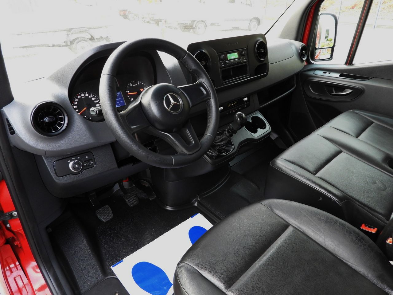 MERCEDES SPRINTER 316 STAKE BODY DOUBLE CABIN DOKA 7 SEATS AIR CONDITIONING 160HP - Xe tải van: hình 2 MERCEDES SPRINTER 316 STAKE BODY DOUBLE CABIN DOKA 7 SEATS AIR CONDITIONING 160HP - Xe tải van: hình 2