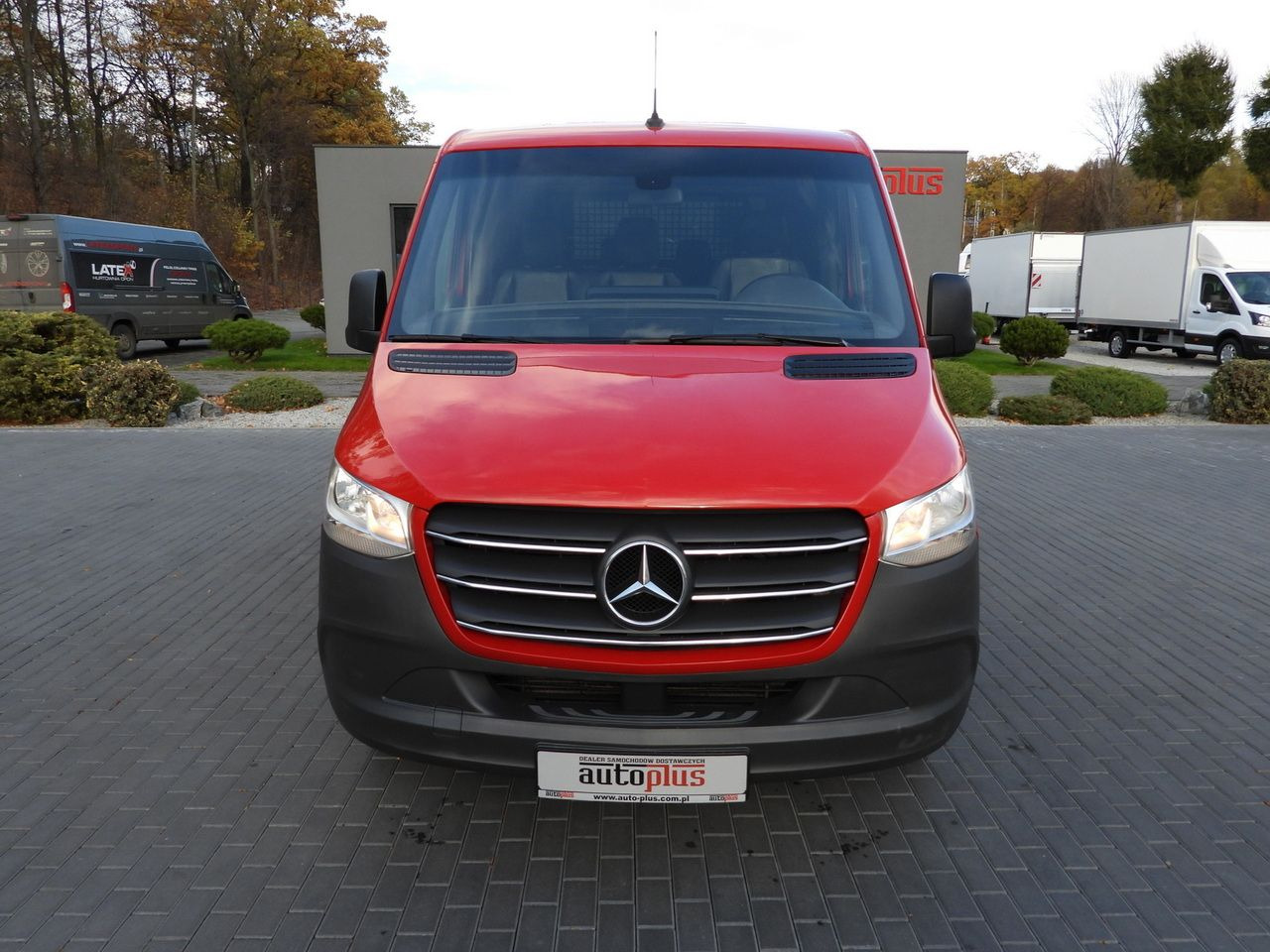 MERCEDES SPRINTER 316 STAKE BODY DOUBLE CABIN DOKA 7 SEATS AIR CONDITIONING 160HP - Xe tải van: hình 5 MERCEDES SPRINTER 316 STAKE BODY DOUBLE CABIN DOKA 7 SEATS AIR CONDITIONING 160HP - Xe tải van: hình 5