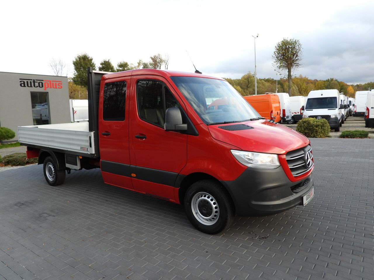 MERCEDES SPRINTER 316 STAKE BODY DOUBLE CABIN DOKA 7 SEATS AIR CONDITIONING 160HP - Xe tải van: hình 4 MERCEDES SPRINTER 316 STAKE BODY DOUBLE CABIN DOKA 7 SEATS AIR CONDITIONING 160HP - Xe tải van: hình 4