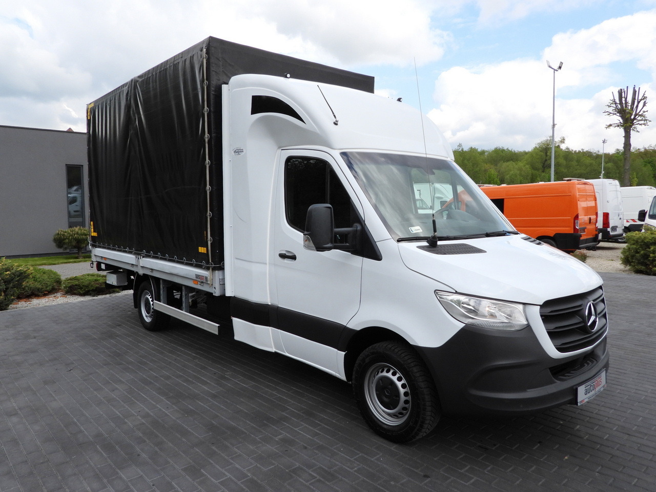 MERCEDES SPRINTER 316 TARPAULIN LIFT 8 PALLETS WEBASTO CRUISE CONTROL AIR CONDITIONING 160HP - Xe van thùng mui bạt: hình 4 MERCEDES SPRINTER 316 TARPAULIN LIFT 8 PALLETS WEBASTO CRUISE CONTROL AIR CONDITIONING 160HP - Xe van thùng mui bạt: hình 4