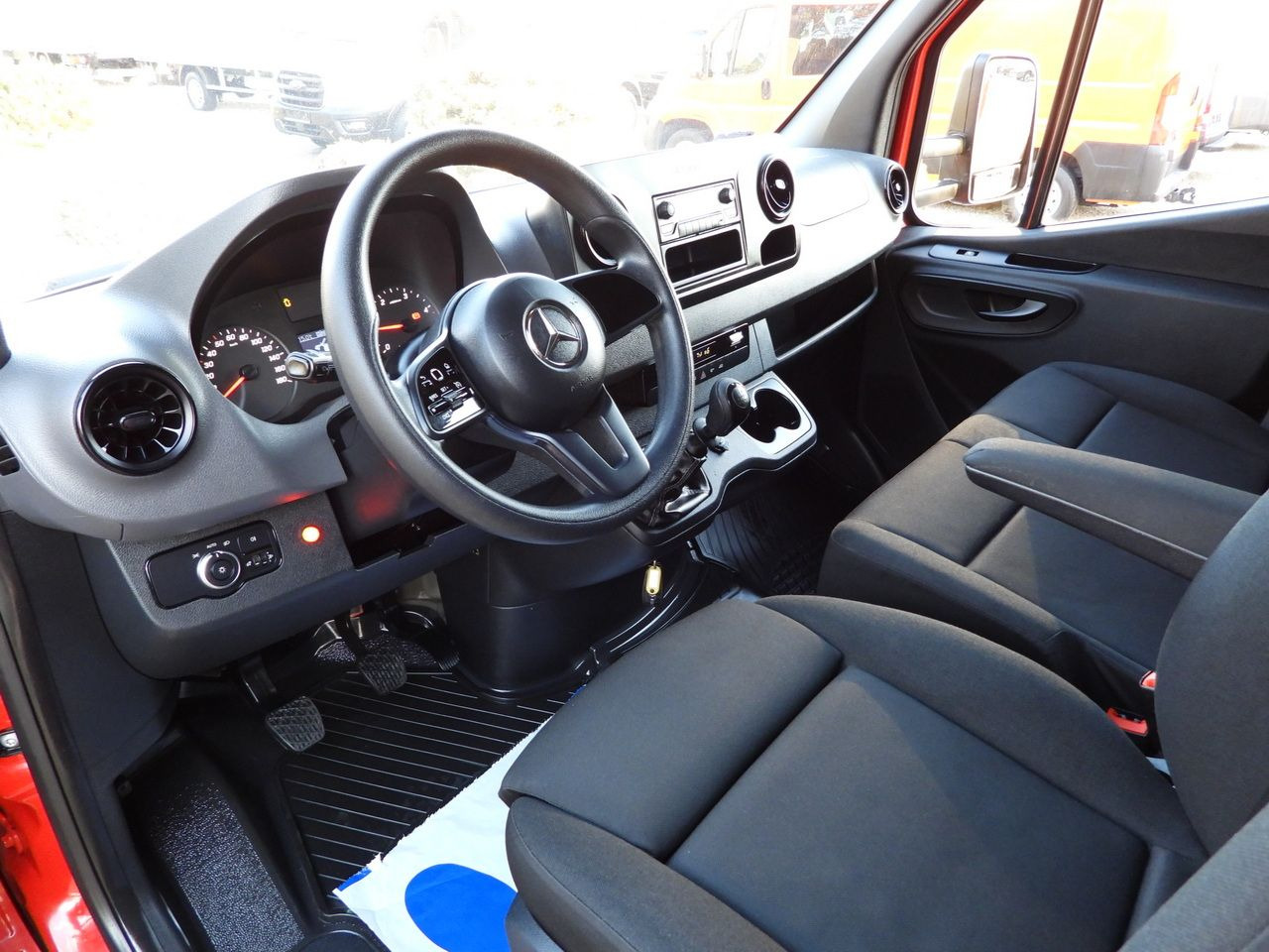 MERCEDES SPRINTER 316 TARPAULIN LIFT 8 PALLETS WEBASTO CRUISE CONTROL AIR CONDITIONING 160HP - Xe van thùng mui bạt: hình 2 MERCEDES SPRINTER 316 TARPAULIN LIFT 8 PALLETS WEBASTO CRUISE CONTROL AIR CONDITIONING 160HP - Xe van thùng mui bạt: hình 2