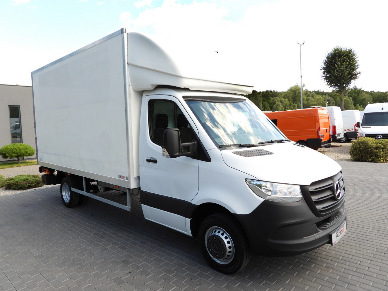 MERCEDES SPRINTER 514 BOX LIFT 8 PALLETS CRUISE CONTROL TWIN WHEELS AIR CONDITIONING 140HP - Xe tải nhỏ thùng kín: hình 4 MERCEDES SPRINTER 514 BOX LIFT 8 PALLETS CRUISE CONTROL TWIN WHEELS AIR CONDITIONING 140HP - Xe tải nhỏ thùng kín: hình 4
