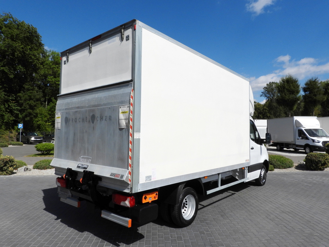 MERCEDES SPRINTER 514 BOX LIFT 8 PALLETS CRUISE CONTROL TWIN WHEELS AIR CONDITIONING 140HP - Xe tải nhỏ thùng kín: hình 3 MERCEDES SPRINTER 514 BOX LIFT 8 PALLETS CRUISE CONTROL TWIN WHEELS AIR CONDITIONING 140HP - Xe tải nhỏ thùng kín: hình 3