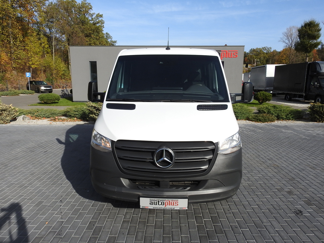 MERCEDES SPRINTER 516 STAKE BODY DOUBLE CABIN DOKA 6 SEATS CRUISE CONTROL AIR CONDITIONING TWIN WHEELS 160HP - Xe tải van: hình 5 MERCEDES SPRINTER 516 STAKE BODY DOUBLE CABIN DOKA 6 SEATS CRUISE CONTROL AIR CONDITIONING TWIN WHEELS 160HP - Xe tải van: hình 5