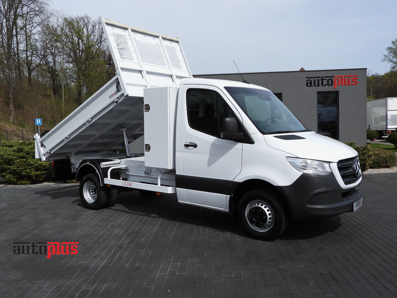 MERCEDES SPRINTER 516 TIPPER CRUISE CONTROL TWIN WHEELS AIR CONDITIONING 160HP - Xe ben nhỏ: hình 1 MERCEDES SPRINTER 516 TIPPER CRUISE CONTROL TWIN WHEELS AIR CONDITIONING 160HP - Xe ben nhỏ: hình 1