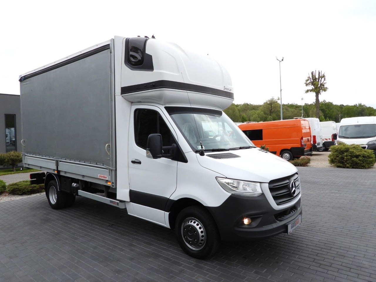 Mercedes-Benz SPRINTER 519 PRITSCHE PLANE 8 PALETTEN WEBASTO - Xe van thùng mui bạt: hình 4 Mercedes-Benz SPRINTER 519 PRITSCHE PLANE 8 PALETTEN WEBASTO - Xe van thùng mui bạt: hình 4