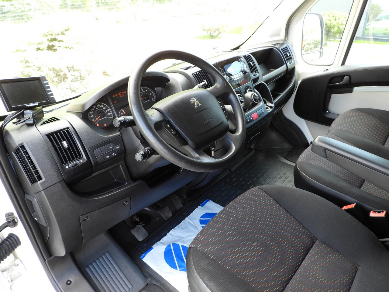 PEUGEOT BOXER BOX 8 PALLETS CRUISE CONTROL AIR CONDITIONING 130HP - Xe tải nhỏ thùng kín: hình 2 PEUGEOT BOXER BOX 8 PALLETS CRUISE CONTROL AIR CONDITIONING 130HP - Xe tải nhỏ thùng kín: hình 2