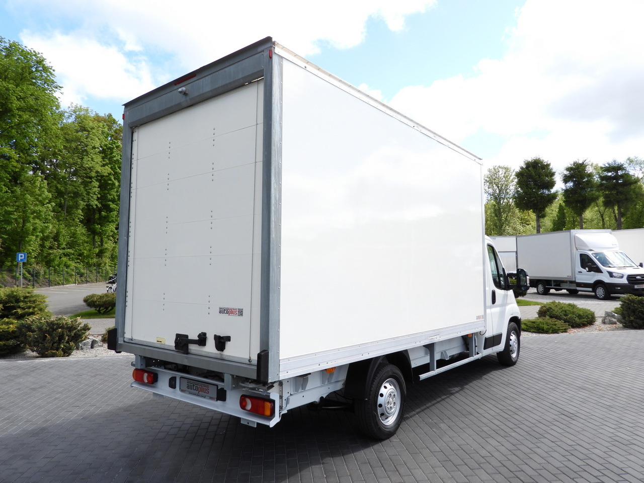 PEUGEOT BOXER BOX 8 PALLETS CRUISE CONTROL AIR CONDITIONING 130HP - Xe tải nhỏ thùng kín: hình 3 PEUGEOT BOXER BOX 8 PALLETS CRUISE CONTROL AIR CONDITIONING 130HP - Xe tải nhỏ thùng kín: hình 3