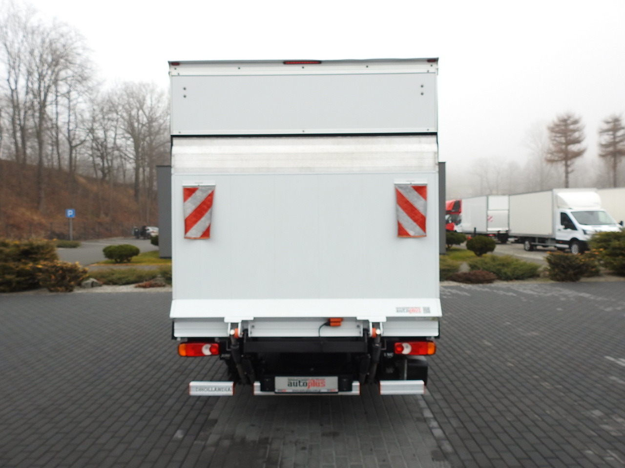 Xe tải nhỏ thùng kín PEUGEOT BOXER BOX LIFT 8 PALLETS CRUISE CONTROL AIR CONDITIONING  140HP: hình 10