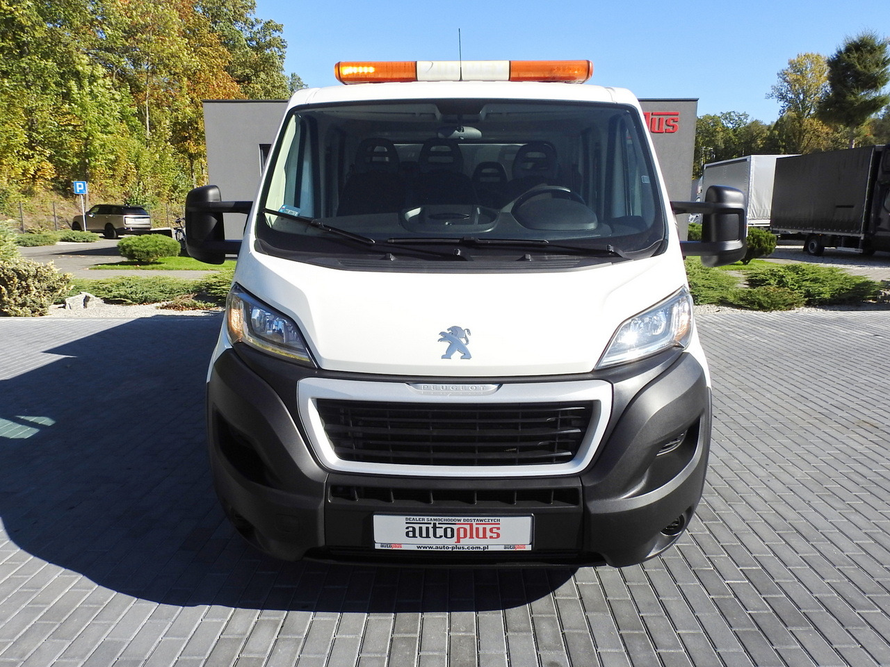 PEUGEOT BOXER STAKE BODY DOUBLE CABIN DOKA 7 SEATS AIR CONDITIONING 140HP - Xe tải van: hình 5 PEUGEOT BOXER STAKE BODY DOUBLE CABIN DOKA 7 SEATS AIR CONDITIONING 140HP - Xe tải van: hình 5