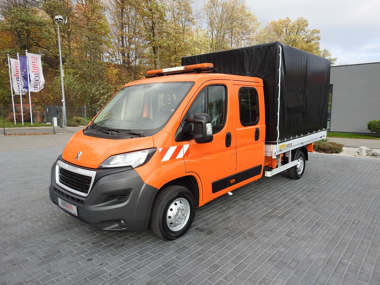 Xe tải nhỏ phẳng PEUGEOT BOXER STAKE BODY TARPAULIN DOUBLE CABIN DOKA 7 SEATS AIR CONDITIONING PNEUMATICS  140HP: hình 6