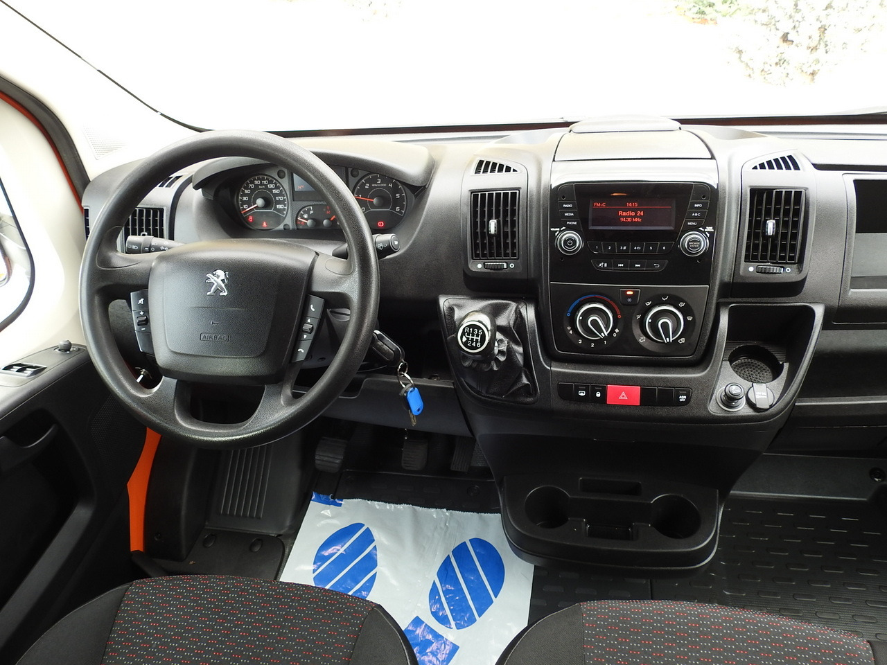 Xe tải nhỏ phẳng PEUGEOT BOXER STAKE BODY TARPAULIN DOUBLE CABIN DOKA 7 SEATS AIR CONDITIONING PNEUMATICS  140HP: hình 27