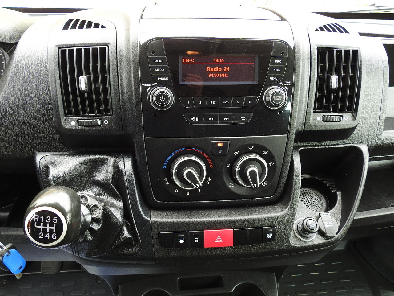 Xe tải nhỏ phẳng PEUGEOT BOXER STAKE BODY TARPAULIN DOUBLE CABIN DOKA 7 SEATS AIR CONDITIONING PNEUMATICS  140HP: hình 31