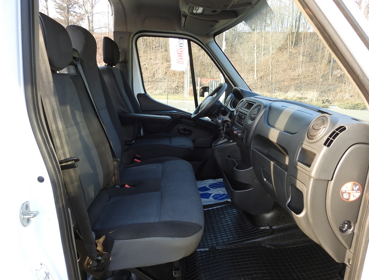 Xe van chở hàng RENAULT MASTER BOX DELIVERY VAN 7 SEATS CRUISE CONTROL AIR CONDITIONING 130HP: hình 30 Xe van chở hàng RENAULT MASTER BOX DELIVERY VAN 7 SEATS CRUISE CONTROL AIR CONDITIONING 130HP: hình 30