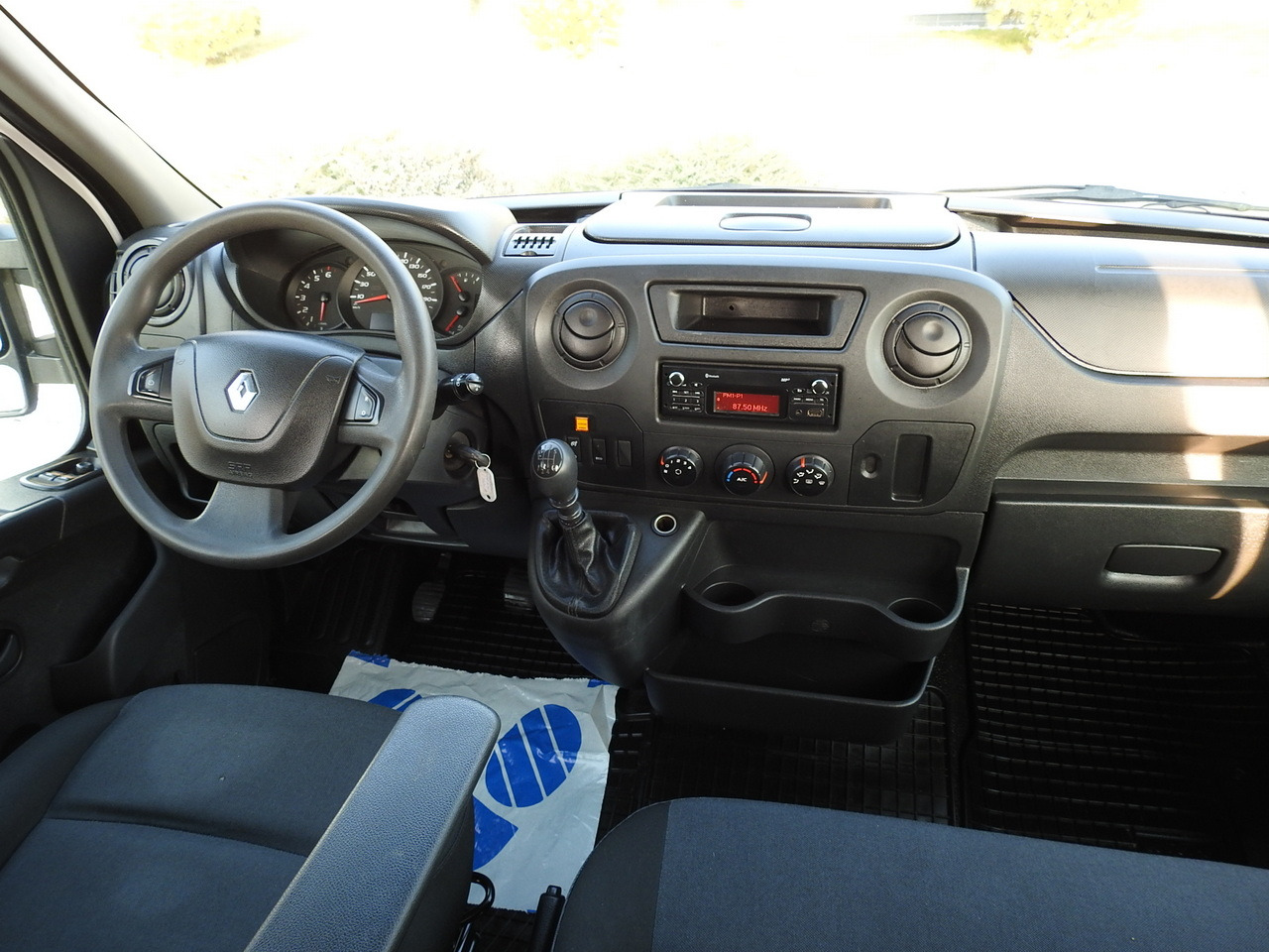 Xe van chở hàng RENAULT MASTER BOX DELIVERY VAN 7 SEATS CRUISE CONTROL AIR CONDITIONING 130HP: hình 23 Xe van chở hàng RENAULT MASTER BOX DELIVERY VAN 7 SEATS CRUISE CONTROL AIR CONDITIONING 130HP: hình 23