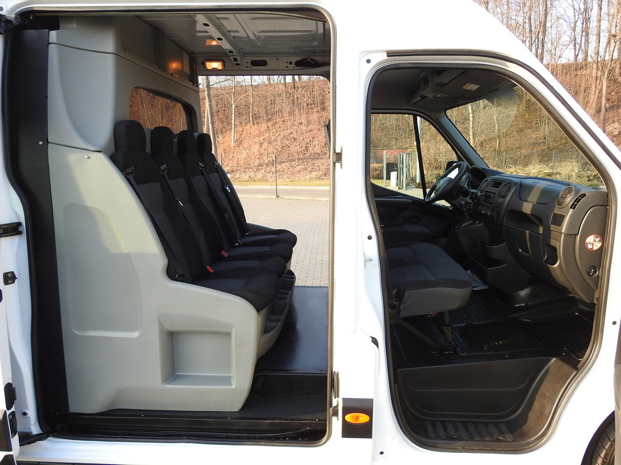 Xe van chở hàng RENAULT MASTER BOX DELIVERY VAN 7 SEATS CRUISE CONTROL AIR CONDITIONING 130HP: hình 34 Xe van chở hàng RENAULT MASTER BOX DELIVERY VAN 7 SEATS CRUISE CONTROL AIR CONDITIONING 130HP: hình 34