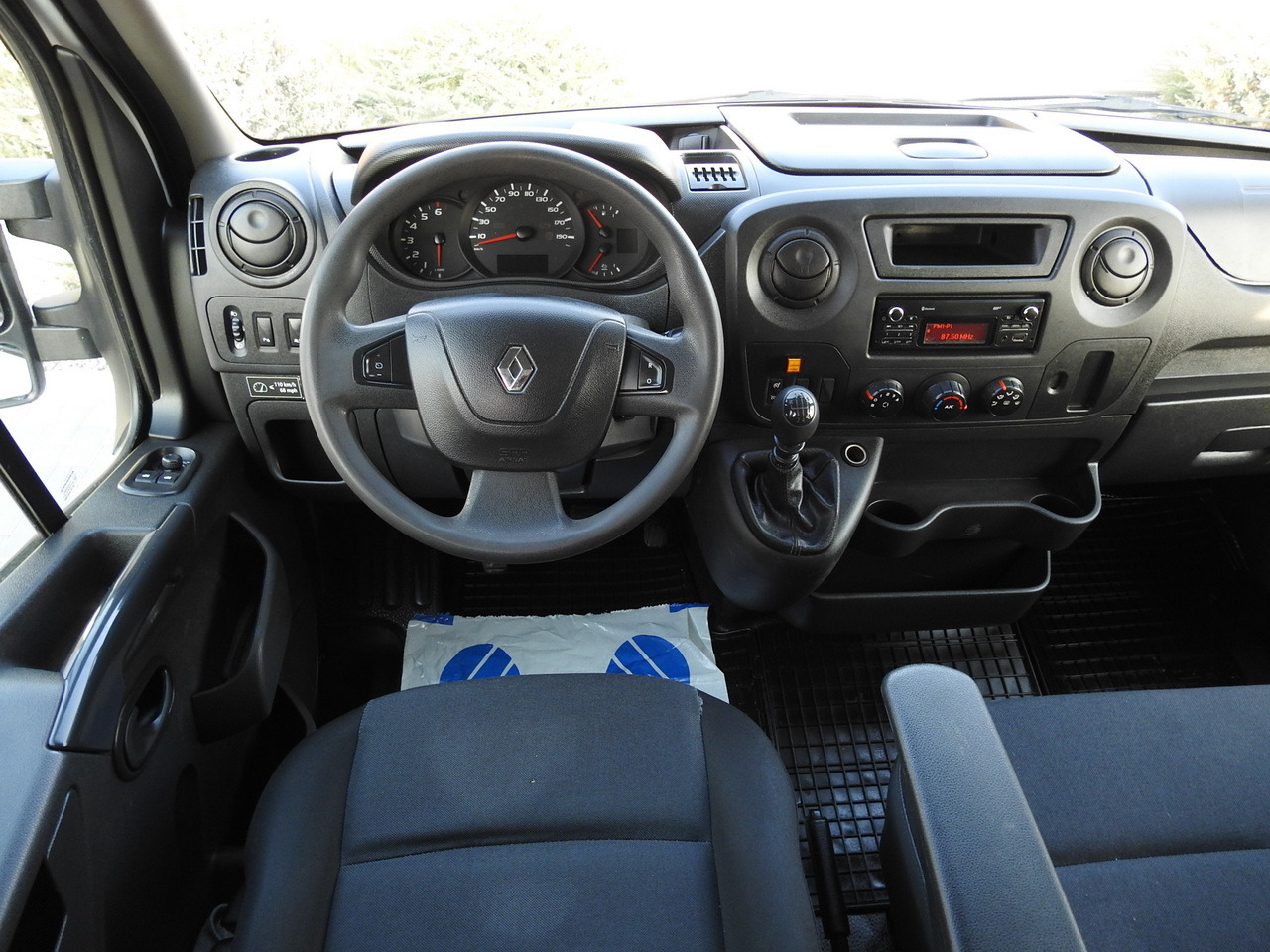 Xe van chở hàng RENAULT MASTER BOX DELIVERY VAN 7 SEATS CRUISE CONTROL AIR CONDITIONING 130HP: hình 24 Xe van chở hàng RENAULT MASTER BOX DELIVERY VAN 7 SEATS CRUISE CONTROL AIR CONDITIONING 130HP: hình 24