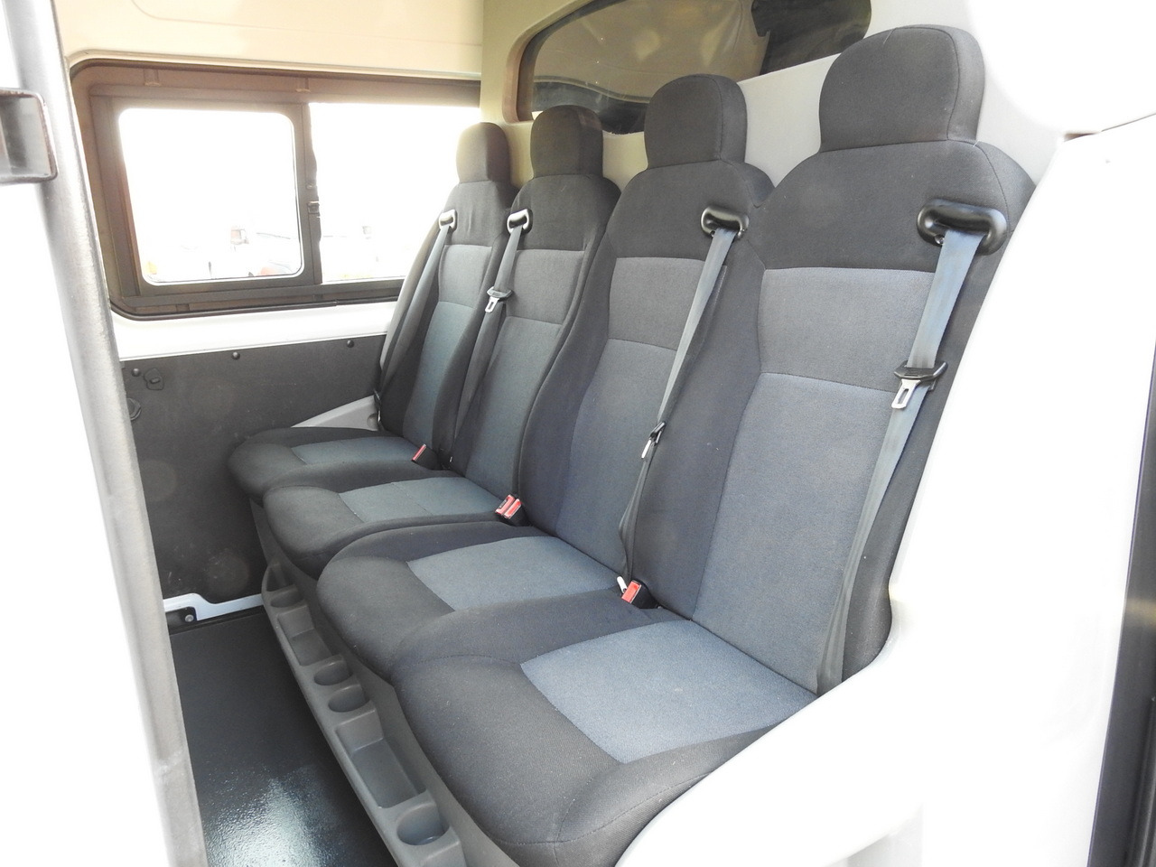 Xe van chở hàng RENAULT MASTER BOX DELIVERY VAN 7 SEATS CRUISE CONTROL AIR CONDITIONING 130HP: hình 33 Xe van chở hàng RENAULT MASTER BOX DELIVERY VAN 7 SEATS CRUISE CONTROL AIR CONDITIONING 130HP: hình 33