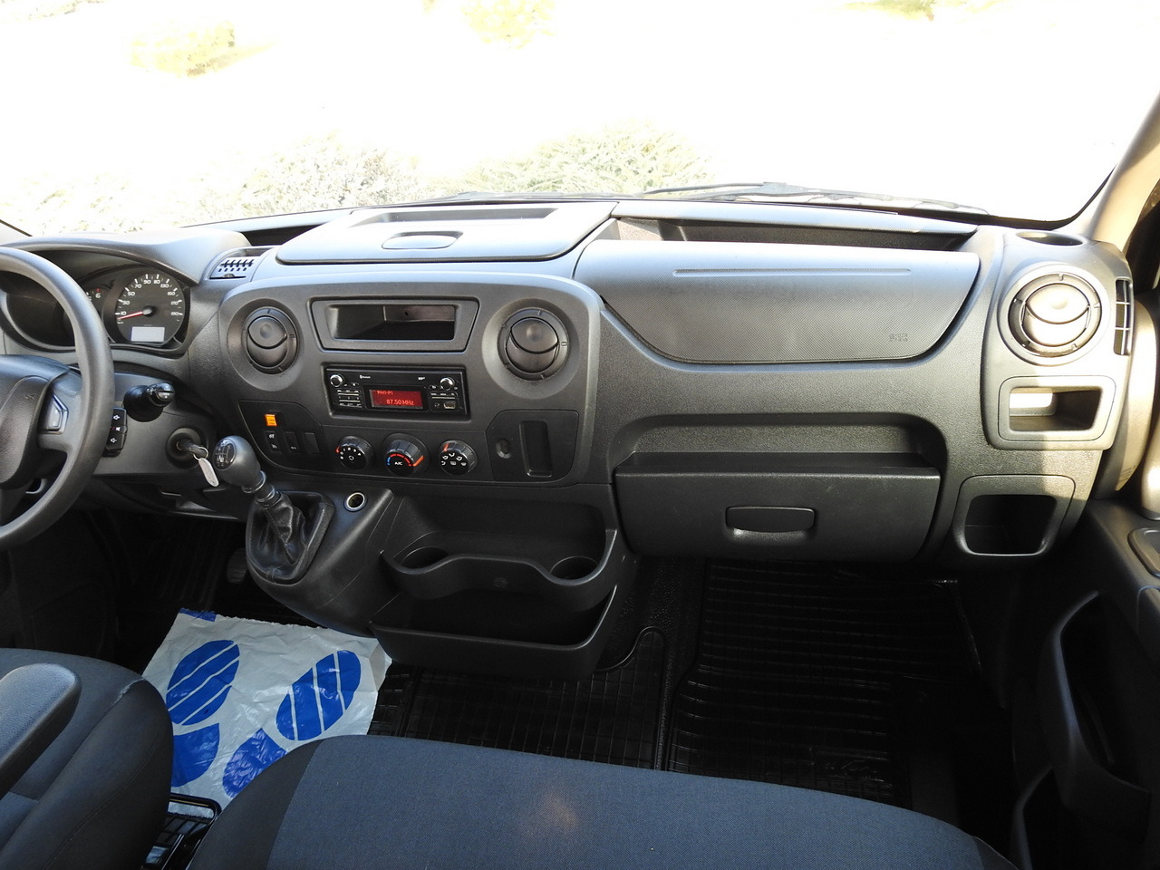 Xe van chở hàng RENAULT MASTER BOX DELIVERY VAN 7 SEATS CRUISE CONTROL AIR CONDITIONING 130HP: hình 27 Xe van chở hàng RENAULT MASTER BOX DELIVERY VAN 7 SEATS CRUISE CONTROL AIR CONDITIONING 130HP: hình 27