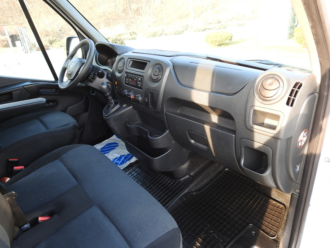 Xe van chở hàng RENAULT MASTER BOX DELIVERY VAN 7 SEATS CRUISE CONTROL AIR CONDITIONING 130HP: hình 31 Xe van chở hàng RENAULT MASTER BOX DELIVERY VAN 7 SEATS CRUISE CONTROL AIR CONDITIONING 130HP: hình 31