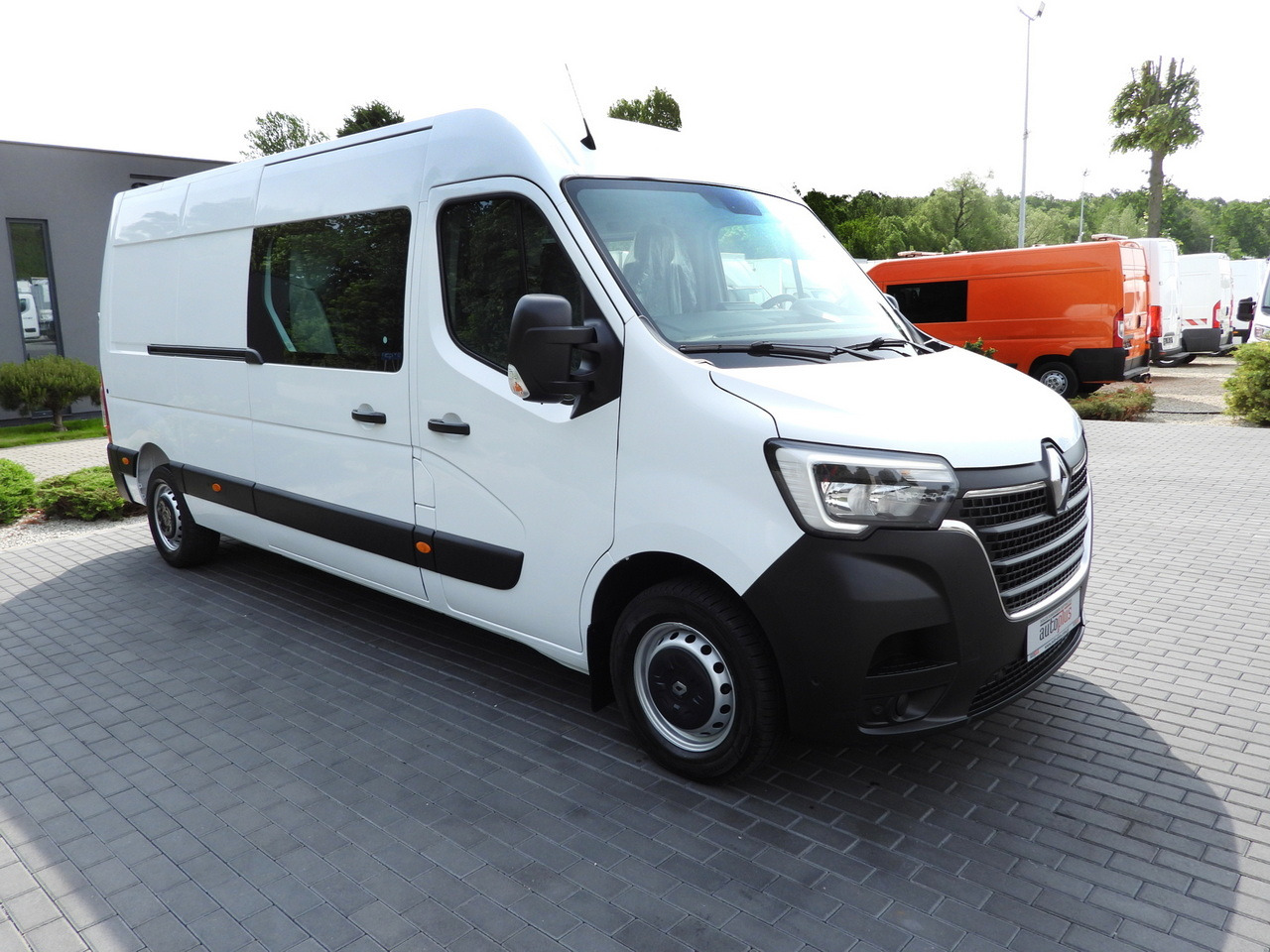 RENAULT MASTER BOX DELIVERY VAN 7 SEATS CRUISE CONTROL NAVIGATION LED LIGHTS AIR CONDITIONING 140HP - Xe van chở hàng: hình 4 RENAULT MASTER BOX DELIVERY VAN 7 SEATS CRUISE CONTROL NAVIGATION LED LIGHTS AIR CONDITIONING 140HP - Xe van chở hàng: hình 4