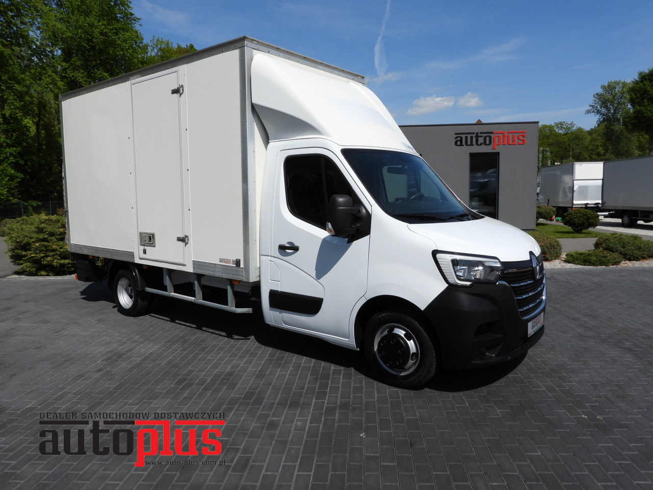 RENAULT MASTER BOX LIFT 8 PALLETS CRUISE CONTROL NAVIGATION LED LIGHTS TWIN WHEELS AIR CONDITIONING 145HP - Xe tải nhỏ thùng kín: hình 1 RENAULT MASTER BOX LIFT 8 PALLETS CRUISE CONTROL NAVIGATION LED LIGHTS TWIN WHEELS AIR CONDITIONING 145HP - Xe tải nhỏ thùng kín: hình 1