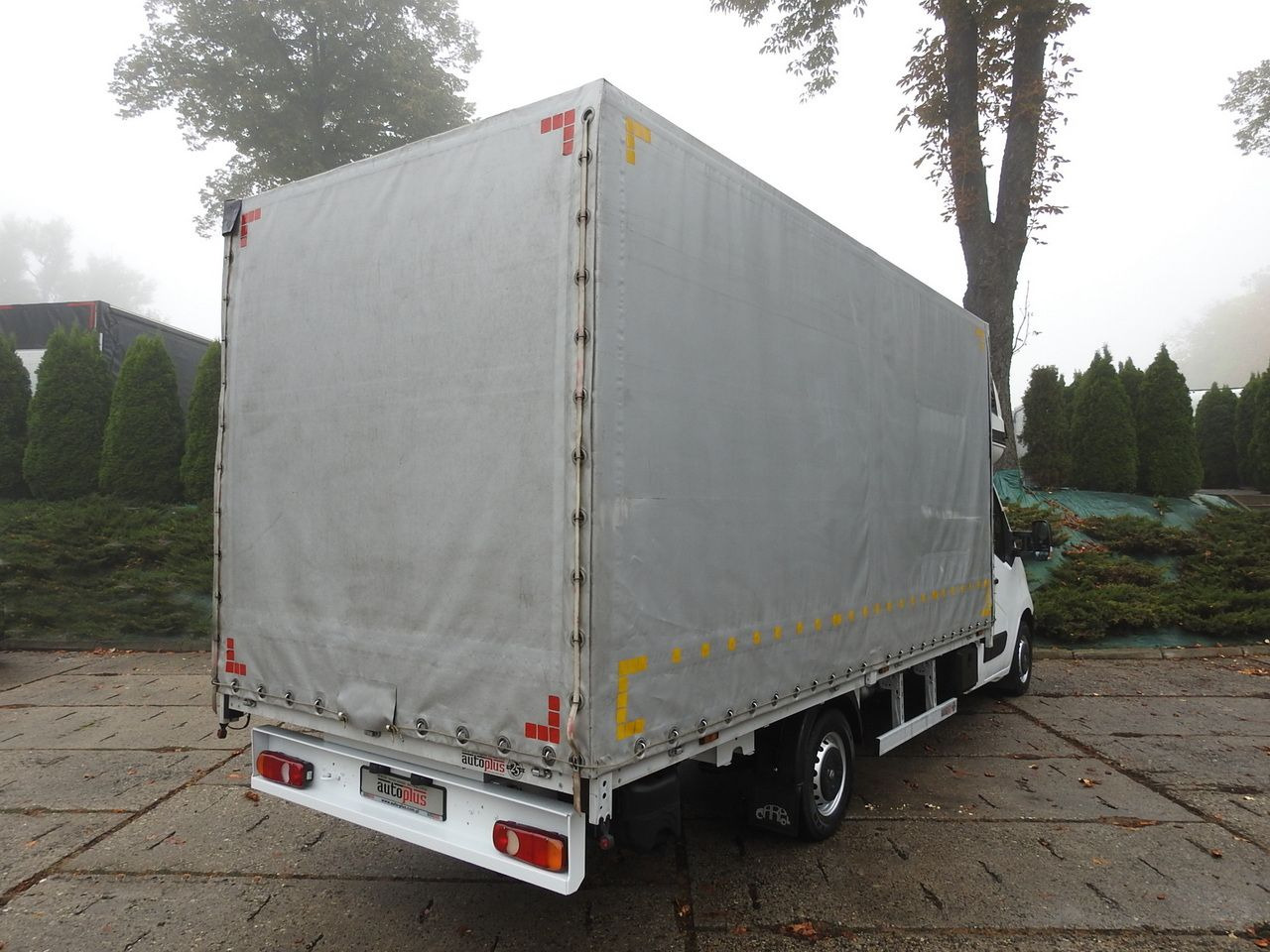 RENAULT MASTER - Xe van thùng mui bạt: hình 3 RENAULT MASTER - Xe van thùng mui bạt: hình 3
