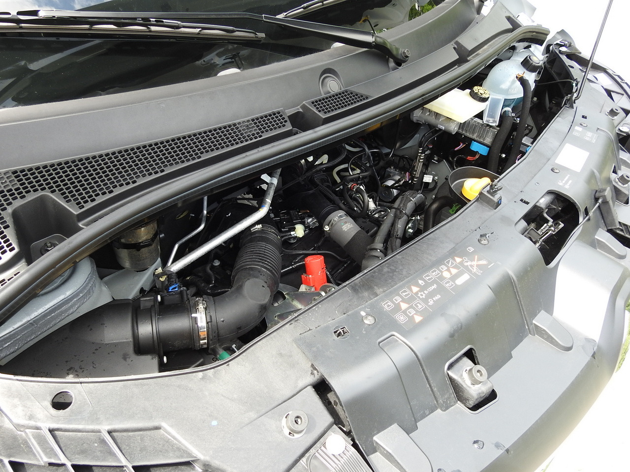 Xe van đông lạnh mới RENAULT MASTER NEW REGRIGERATOR BOX -10*C 8 PALLETS CRUISE CONTROL AIR CONDITIONING LED LIGHTS GUARANTEE 165HP: hình 26 Xe van đông lạnh mới RENAULT MASTER NEW REGRIGERATOR BOX -10*C 8 PALLETS CRUISE CONTROL AIR CONDITIONING LED LIGHTS GUARANTEE 165HP: hình 26