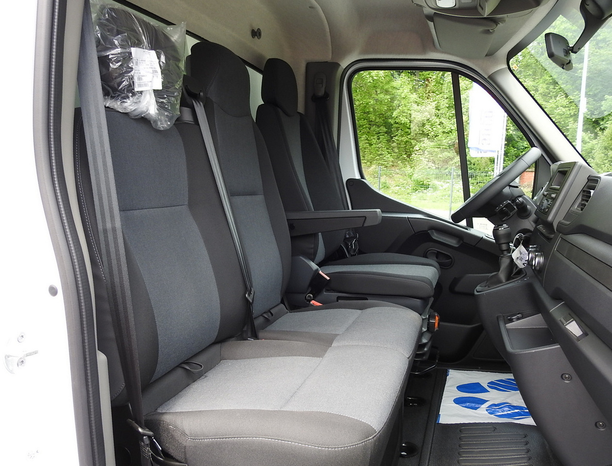 Xe van đông lạnh mới RENAULT MASTER NEW REGRIGERATOR BOX -10*C 8 PALLETS CRUISE CONTROL AIR CONDITIONING LED LIGHTS GUARANTEE 165HP: hình 39 Xe van đông lạnh mới RENAULT MASTER NEW REGRIGERATOR BOX -10*C 8 PALLETS CRUISE CONTROL AIR CONDITIONING LED LIGHTS GUARANTEE 165HP: hình 39