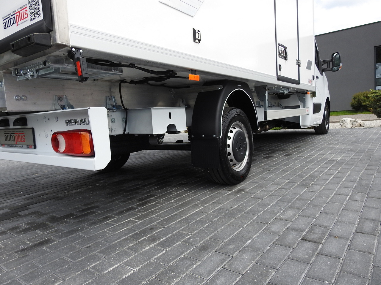 Xe van đông lạnh mới RENAULT MASTER NEW REGRIGERATOR BOX -10*C 8 PALLETS CRUISE CONTROL AIR CONDITIONING LED LIGHTS GUARANTEE 165HP: hình 19 Xe van đông lạnh mới RENAULT MASTER NEW REGRIGERATOR BOX -10*C 8 PALLETS CRUISE CONTROL AIR CONDITIONING LED LIGHTS GUARANTEE 165HP: hình 19