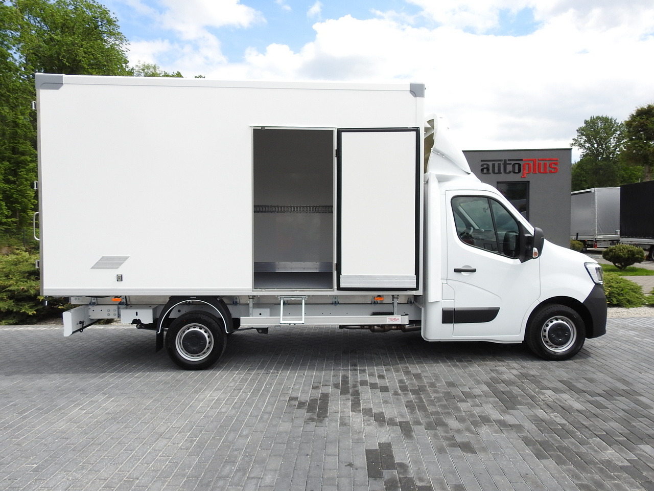 Xe van đông lạnh mới RENAULT MASTER NEW REGRIGERATOR BOX -10*C 8 PALLETS CRUISE CONTROL AIR CONDITIONING LED LIGHTS GUARANTEE 165HP: hình 8 Xe van đông lạnh mới RENAULT MASTER NEW REGRIGERATOR BOX -10*C 8 PALLETS CRUISE CONTROL AIR CONDITIONING LED LIGHTS GUARANTEE 165HP: hình 8