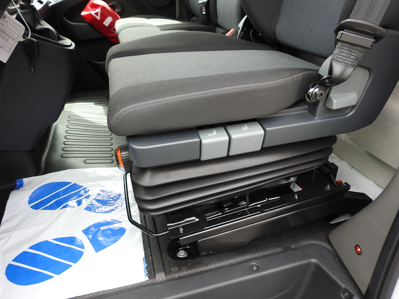 Xe van đông lạnh mới RENAULT MASTER NEW REGRIGERATOR BOX -10*C 8 PALLETS CRUISE CONTROL AIR CONDITIONING LED LIGHTS GUARANTEE 165HP: hình 28 Xe van đông lạnh mới RENAULT MASTER NEW REGRIGERATOR BOX -10*C 8 PALLETS CRUISE CONTROL AIR CONDITIONING LED LIGHTS GUARANTEE 165HP: hình 28