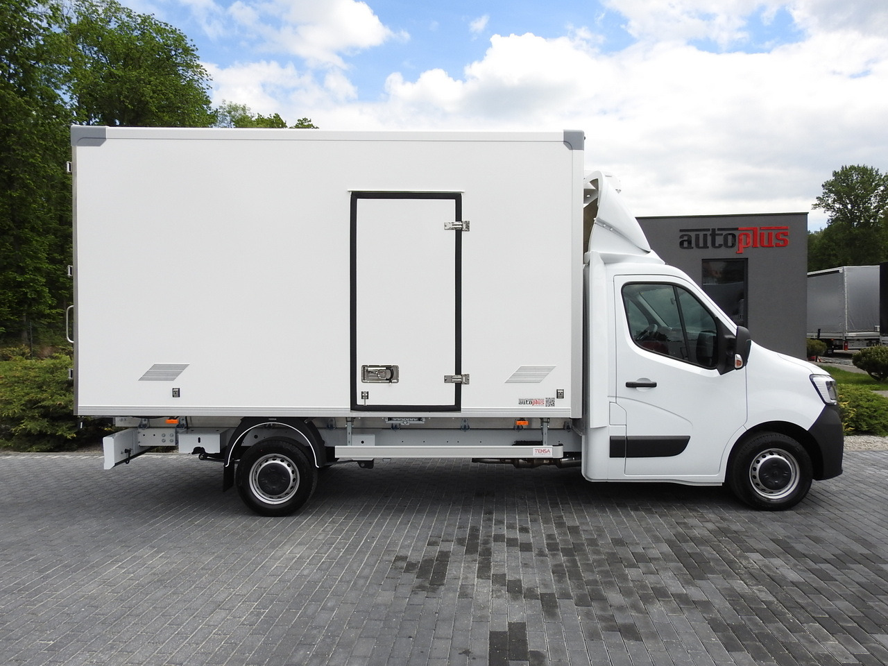 Xe van đông lạnh mới RENAULT MASTER NEW REGRIGERATOR BOX -10*C 8 PALLETS CRUISE CONTROL AIR CONDITIONING LED LIGHTS GUARANTEE 165HP: hình 7 Xe van đông lạnh mới RENAULT MASTER NEW REGRIGERATOR BOX -10*C 8 PALLETS CRUISE CONTROL AIR CONDITIONING LED LIGHTS GUARANTEE 165HP: hình 7