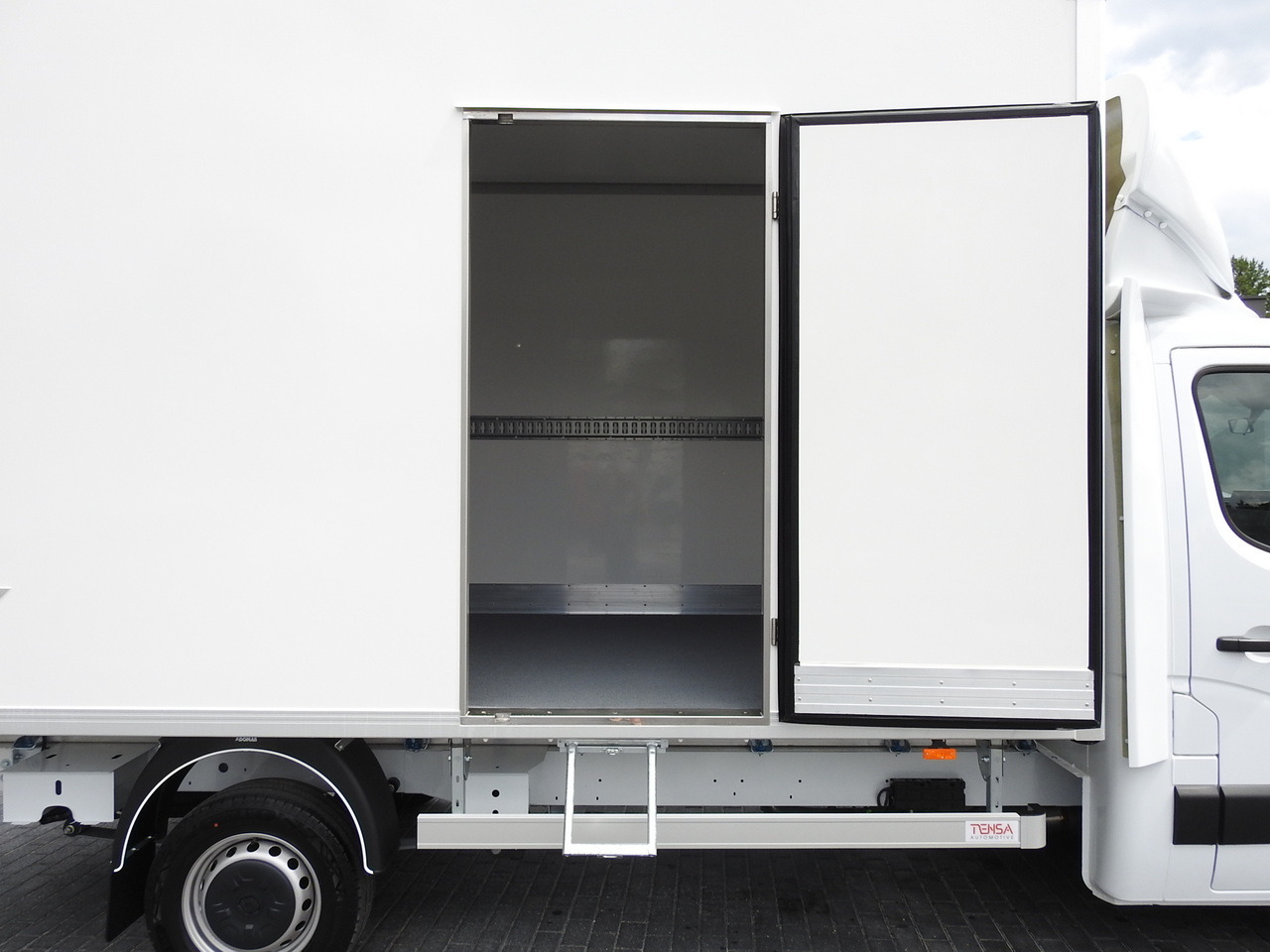 Xe van đông lạnh mới RENAULT MASTER NEW REGRIGERATOR BOX -10*C 8 PALLETS CRUISE CONTROL AIR CONDITIONING LED LIGHTS GUARANTEE 165HP: hình 23 Xe van đông lạnh mới RENAULT MASTER NEW REGRIGERATOR BOX -10*C 8 PALLETS CRUISE CONTROL AIR CONDITIONING LED LIGHTS GUARANTEE 165HP: hình 23