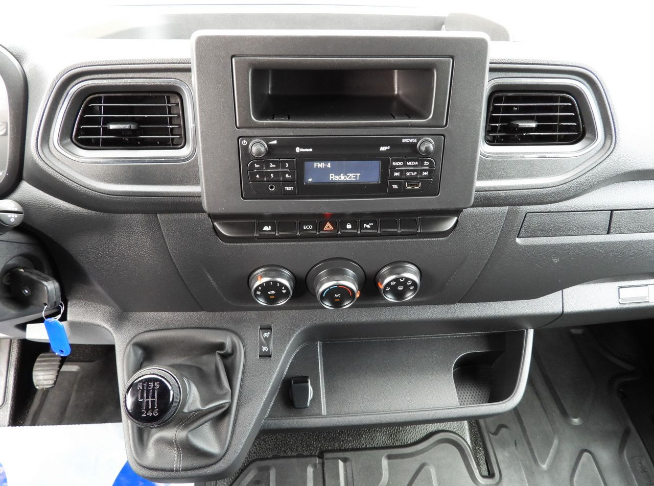 Xe van đông lạnh RENAULT MASTER REFRIGERATOR VAN 0*C CRUISE CONTROL LED LIGHTS AIR CONDITIONING 135HP: hình 38 Xe van đông lạnh RENAULT MASTER REFRIGERATOR VAN 0*C CRUISE CONTROL LED LIGHTS AIR CONDITIONING 135HP: hình 38