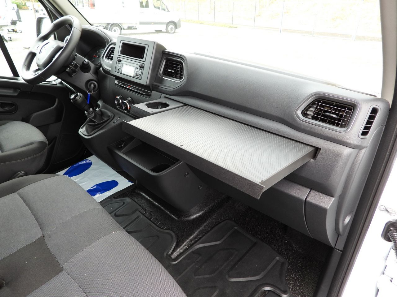 Xe van đông lạnh RENAULT MASTER REFRIGERATOR VAN 0*C CRUISE CONTROL LED LIGHTS AIR CONDITIONING 135HP: hình 47 Xe van đông lạnh RENAULT MASTER REFRIGERATOR VAN 0*C CRUISE CONTROL LED LIGHTS AIR CONDITIONING 135HP: hình 47