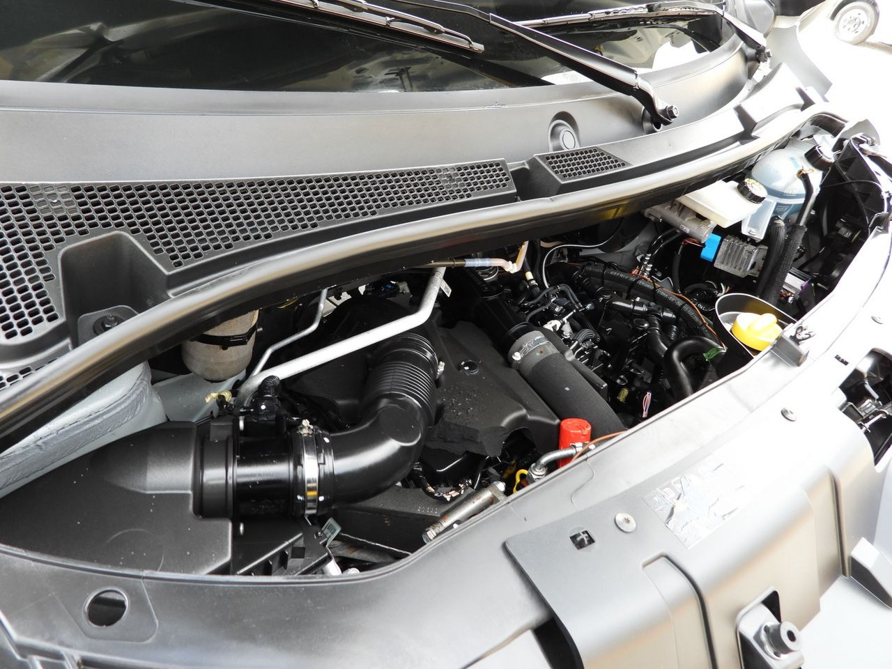 Xe van đông lạnh RENAULT MASTER REFRIGERATOR VAN 0*C CRUISE CONTROL LED LIGHTS AIR CONDITIONING 135HP: hình 29 Xe van đông lạnh RENAULT MASTER REFRIGERATOR VAN 0*C CRUISE CONTROL LED LIGHTS AIR CONDITIONING 135HP: hình 29